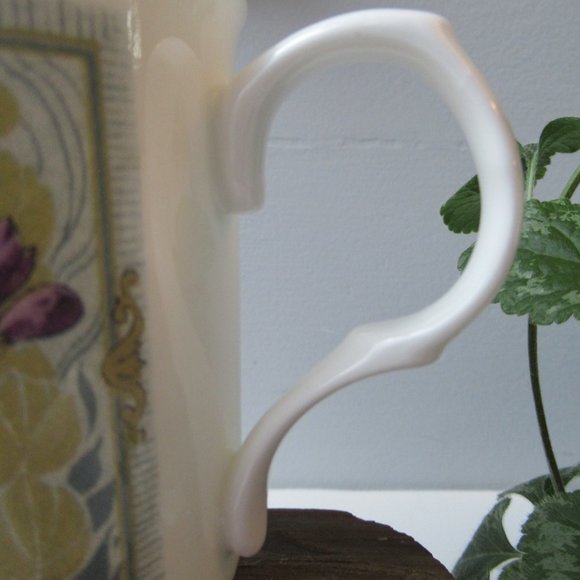 Mug Violette de Cannes Savon Extra-Fin 837 Paul Tranoy by Crown Trent, England - Picture 6 of 10